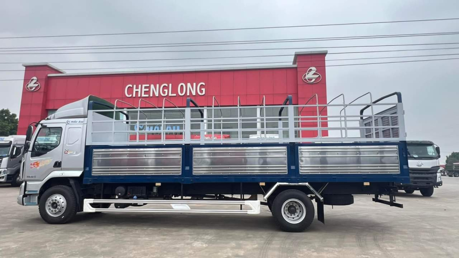 XE TẢI THÙNG CHENGLONG M3 4X2 200HP (6 MÁY - THÙNG 8M25 - 8.600 TẤN)