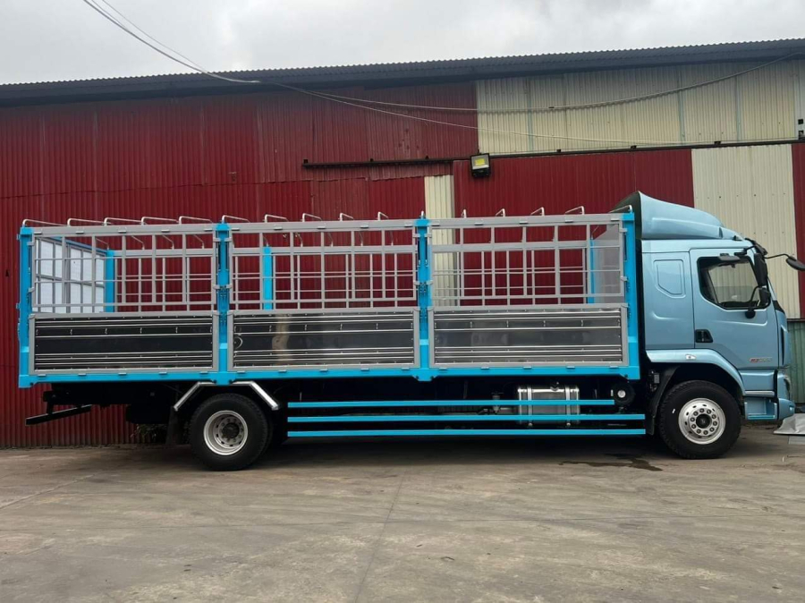 XE TẢI THÙNG CHENGLONG M3 4X2 200HP (6 MÁY - THÙNG 8M25 - 8.600 TẤN)